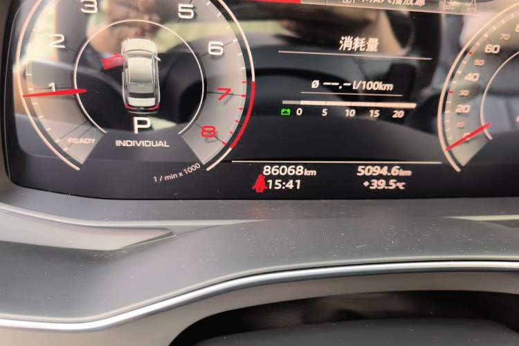 Used Audi A6L 2021 45 TFSI Prestige Elegant Edition Odometer Close Up