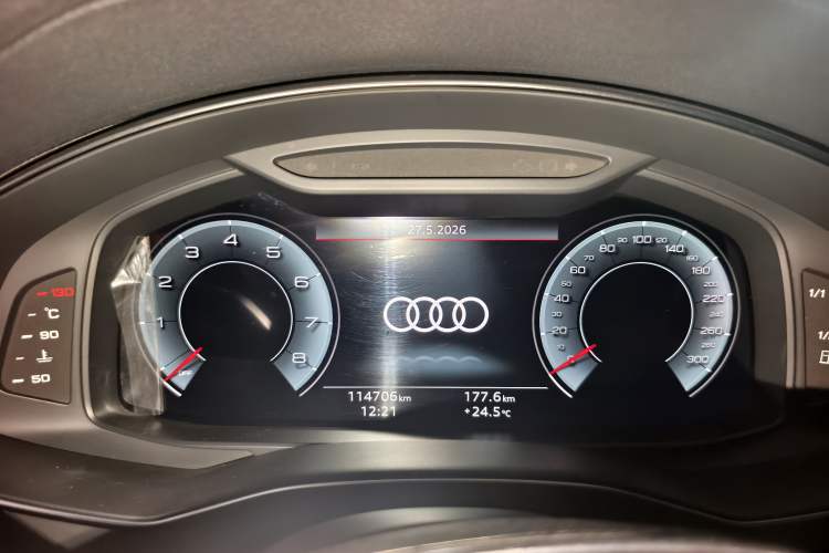 Used Audi A6L 2021 45 TFSI Prestige Elegant Edition Odometer Close Up