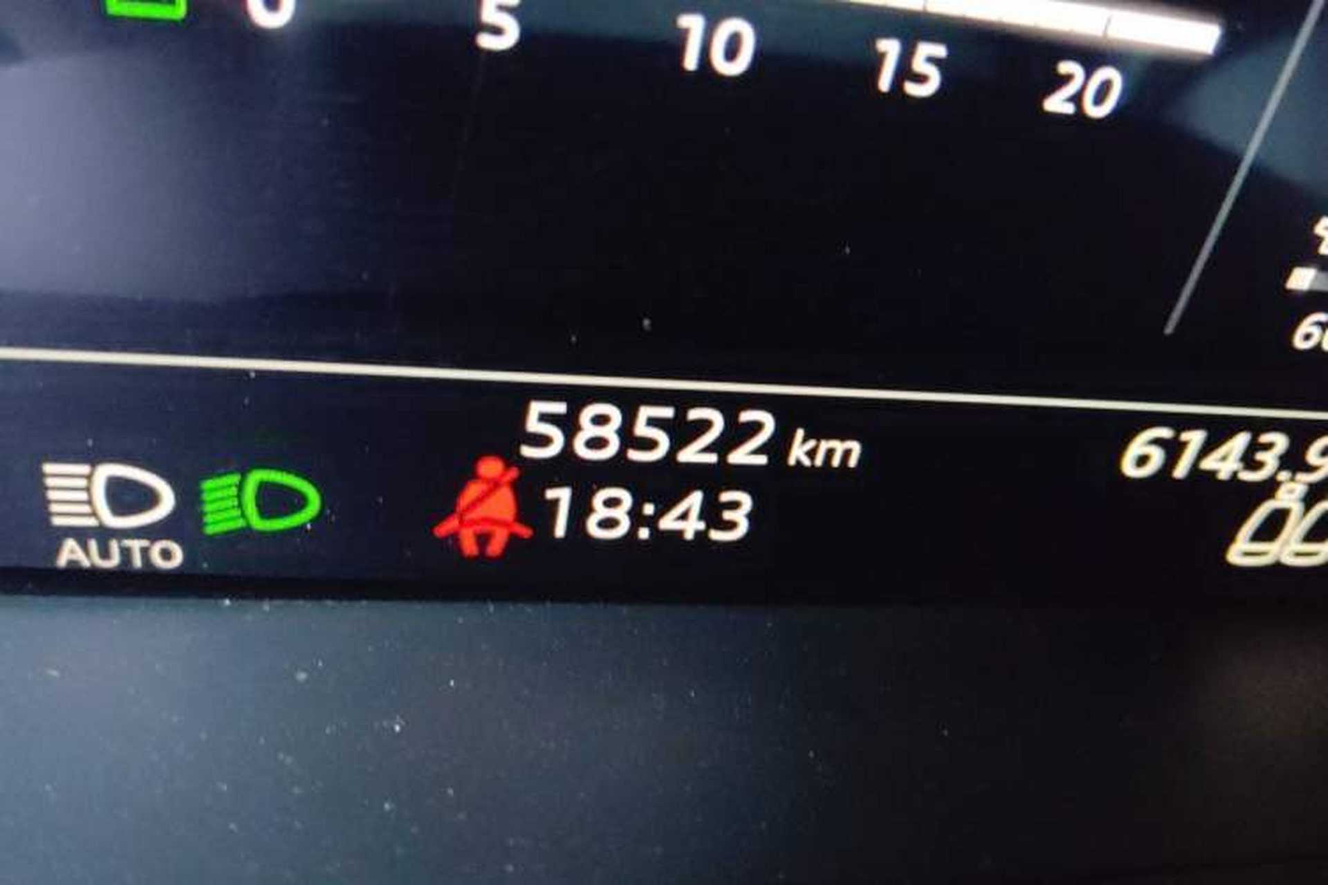 Used Audi A6L 2021 45 TFSI quattro Prestige Elegant Edition Odometer Close Up