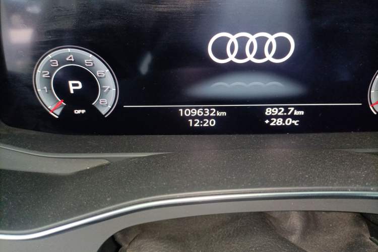 Used Audi A6L 2021 40 TFSI Luxury Dynamic Edition Odometer Close Up
