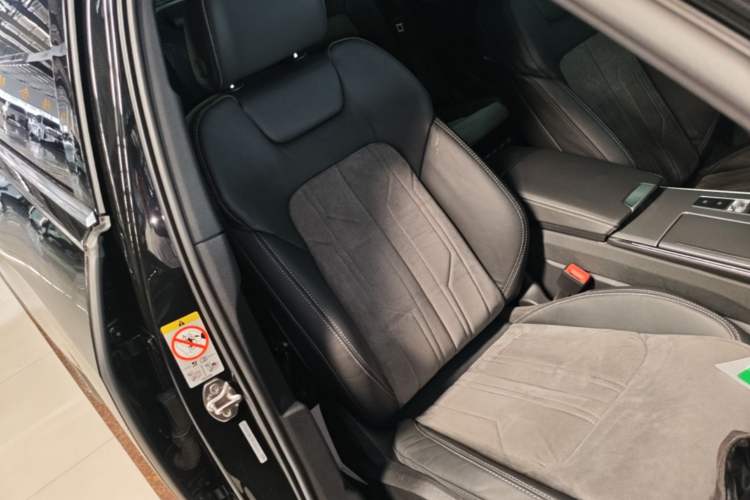 Used Audi A6L 2021 40 TFSI Luxury Dynamic Edition Right Front Seat