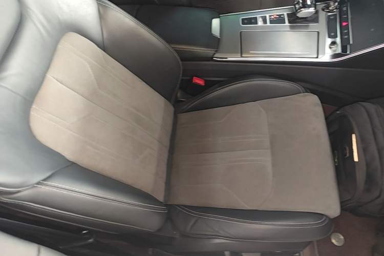 Used Audi A6L 2021 40 TFSI Luxury Dynamic Edition Right Front Seat