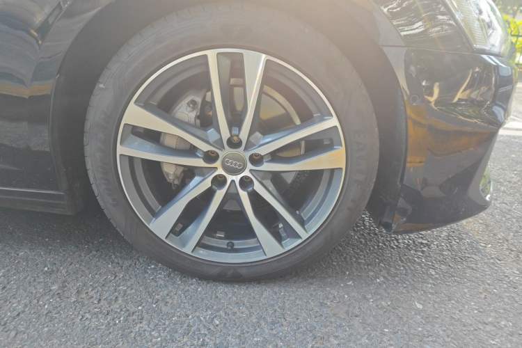 Used Audi A6L 2021 40 TFSI Luxury Dynamic Edition Right Front Wheel Hub