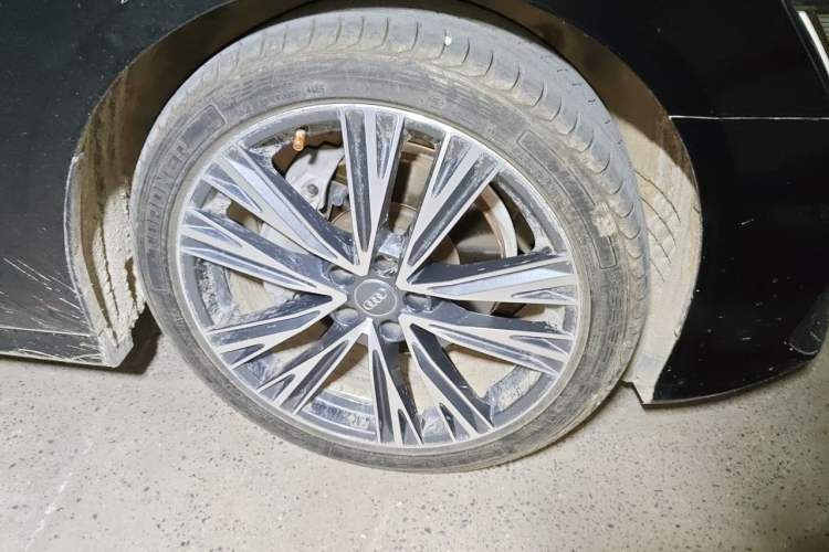 Used Audi A6L 2021 45 TFSI Prestige Dynamic Edition Right Front Wheel Hub