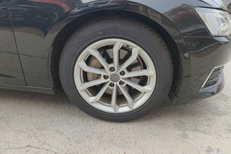 Used Audi A6L 2021 40 TFSI Luxury Prestige Edition Right Front Wheel Hub