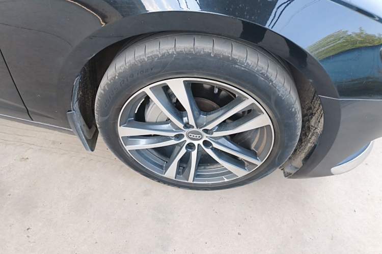 Used Audi A6L 2021 40 TFSI Luxury Prestige Edition Right Front Wheel Hub