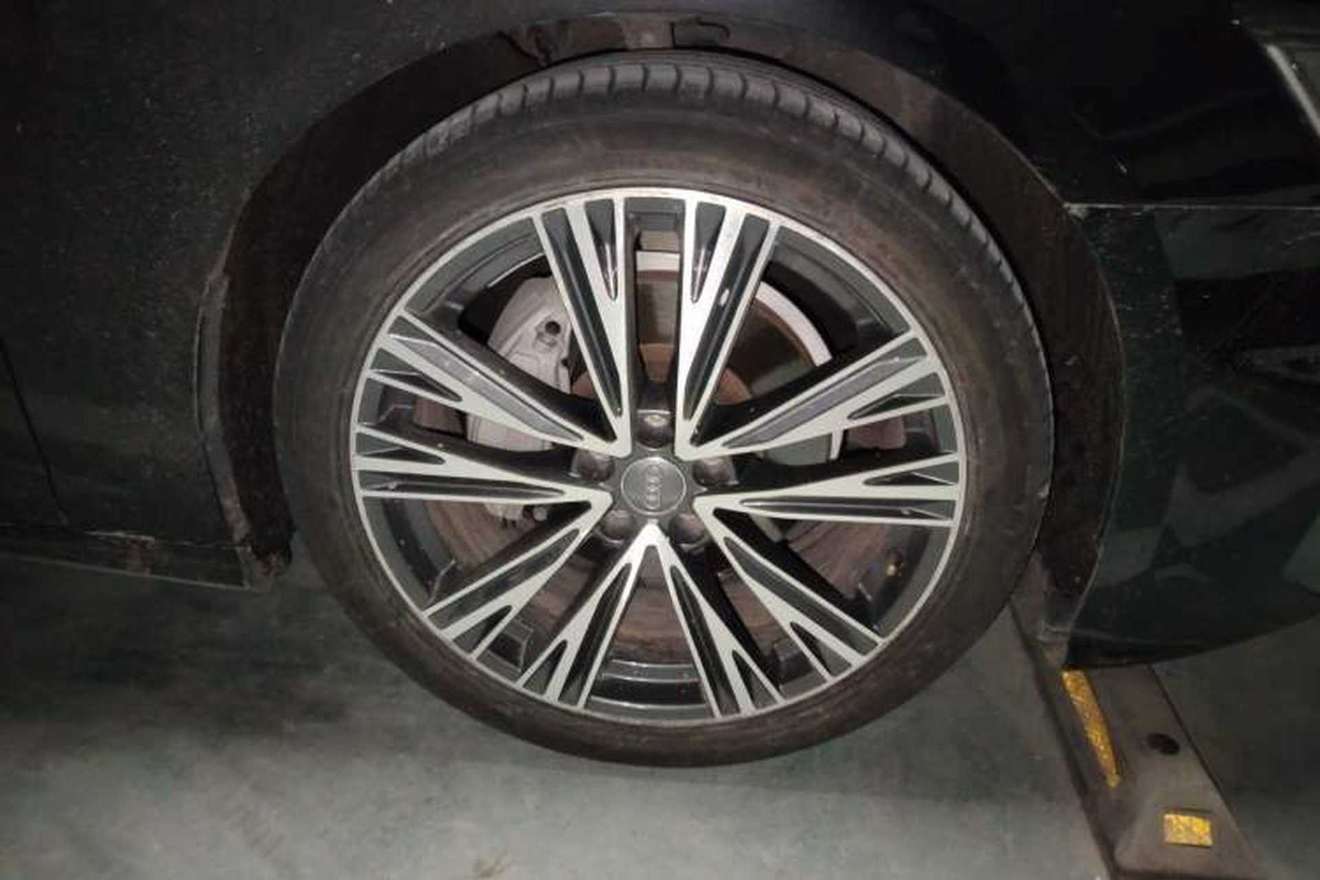 Used Audi A6L 2021 40 TFSI Luxury Prestige Edition Right Front Wheel Hub