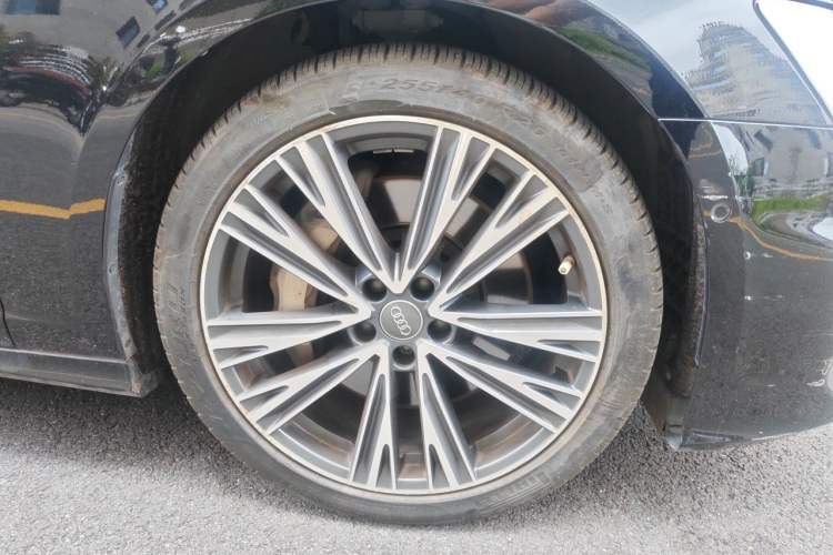 Used Audi A6L 2021 55 TFSI quattro Prestige Dynamic Edition Right Front Wheel Hub