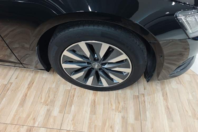 Used Audi A6L 2021 45 TFSI Prestige Elegant Edition Right Front Wheel Hub