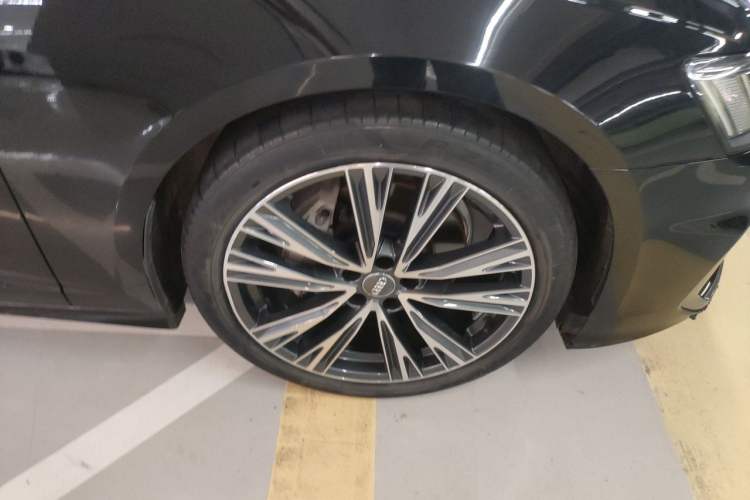 Used Audi A6L 2021 45 TFSI Prestige Dynamic Edition Right Front Wheel Hub