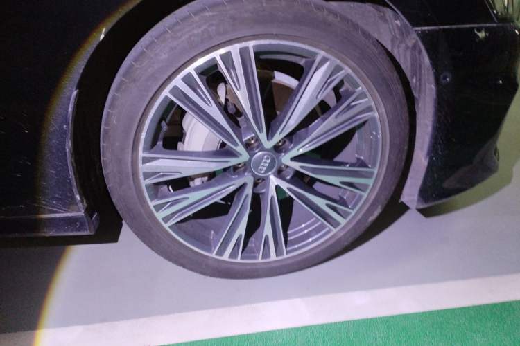 Used Audi A6L 2021 45 TFSI quattro Prestige Dynamic Edition Right Front Wheel Hub