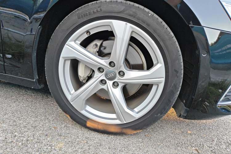 Used Audi A6L 2021 45 TFSI quattro Prestige Elegant Edition Right Front Wheel Hub