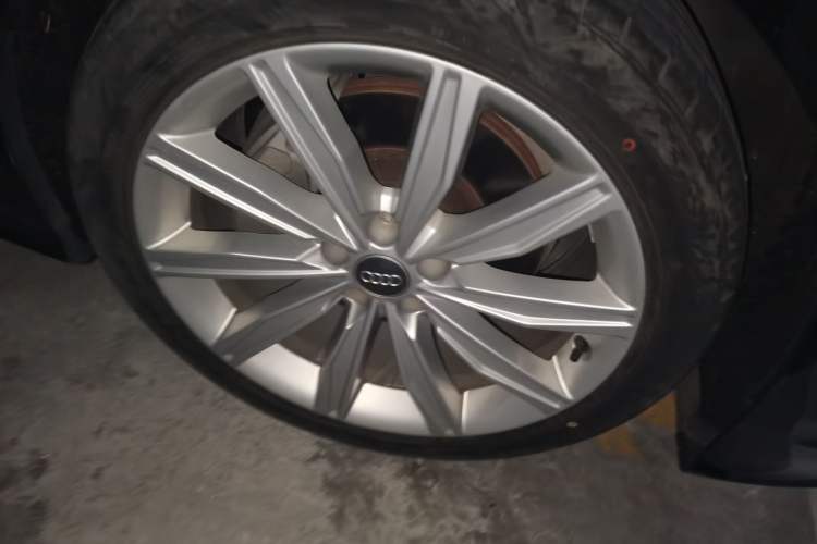 Used Audi A6L 2021 45 TFSI Prestige Dynamic Edition Right Front Wheel Hub