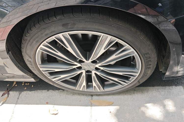 Used Audi A6L 2021 40 TFSI Luxury Dynamic Edition Right Front Wheel Hub