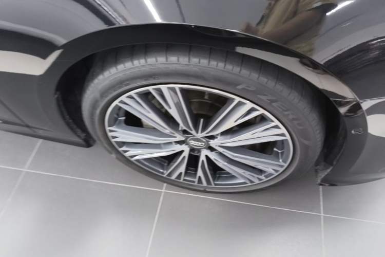 Used Audi A6L 2021 45 TFSI quattro Prestige Dynamic Edition Right Front Wheel Hub