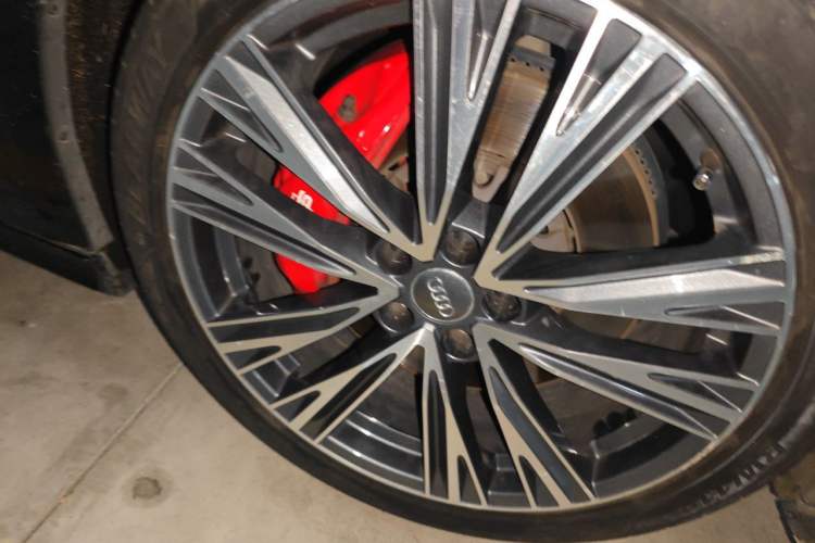 Used Audi A6L 2021 55 TFSI quattro Prestige Dynamic Edition Right Front Wheel Hub
