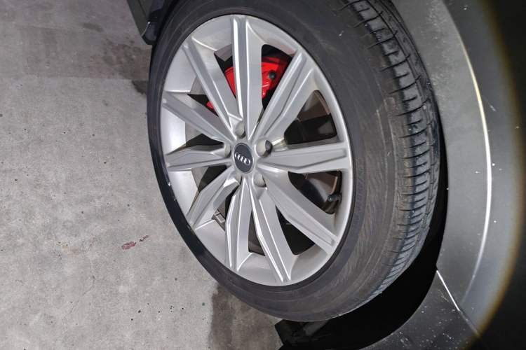 Used Audi A6L 2021 45 TFSI Prestige Dynamic Edition Right Front Wheel Hub