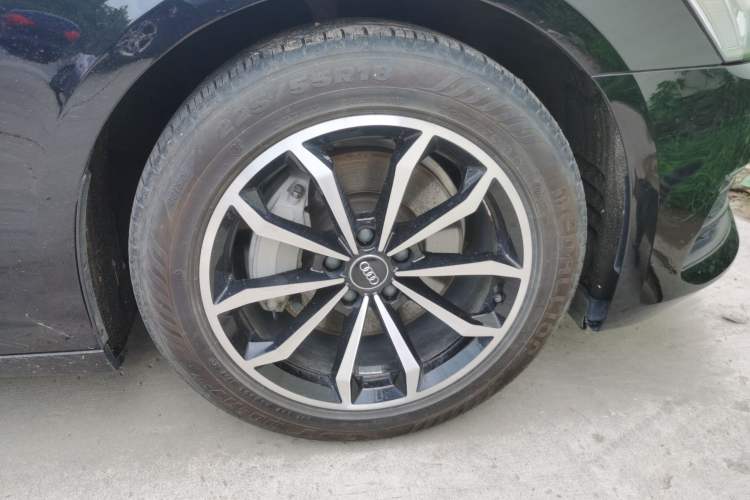 Used Audi A6L 2021 40 TFSI Luxury Prestige Edition Right Front Wheel Hub