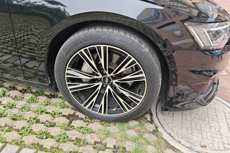 Used Audi A6L 2021 45 TFSI Prestige Dynamic Edition Right Front Wheel Hub