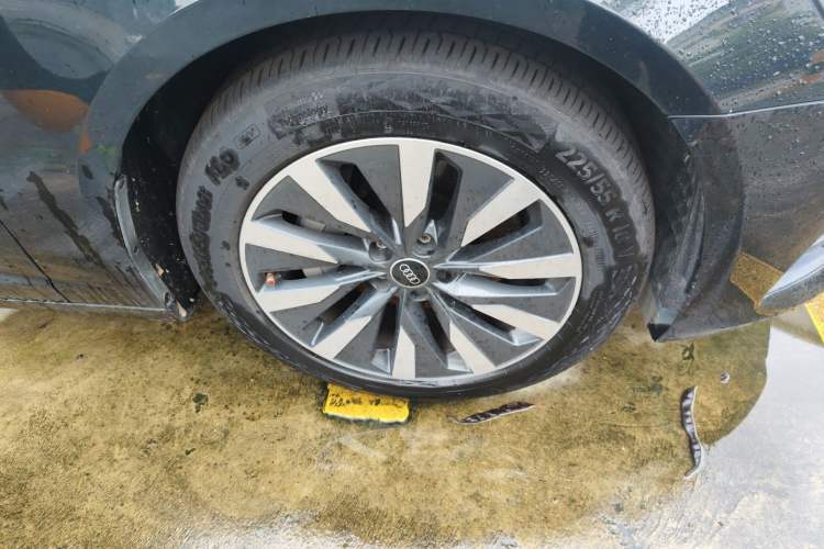 Used Audi A6L 2021 45 TFSI Prestige Dynamic Edition Right Front Wheel Hub
