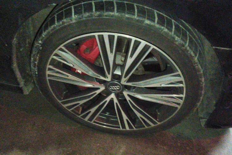 Used Audi A6L 2021 55 TFSI quattro Prestige Dynamic Edition Right Front Wheel Hub