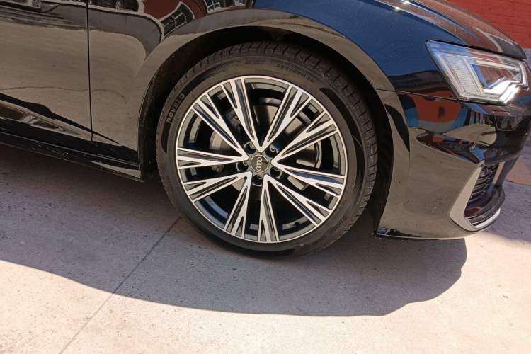 Used Audi A6L 2021 45 TFSI Prestige Dynamic Edition Right Front Wheel Hub