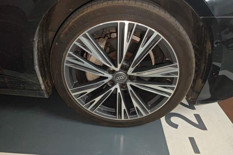 Used Audi A6L 2021 45 TFSI quattro Prestige Dynamic Edition Right Front Wheel Hub