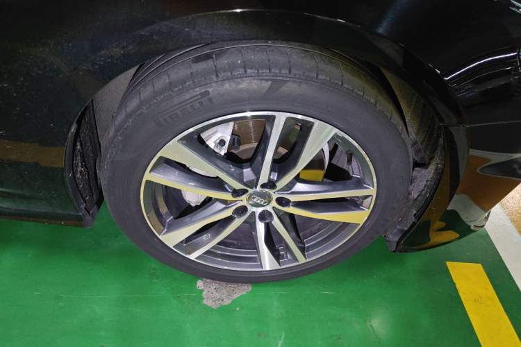 Used Audi A6L 2021 40 TFSI Luxury Dynamic Edition Right Front Wheel Hub
