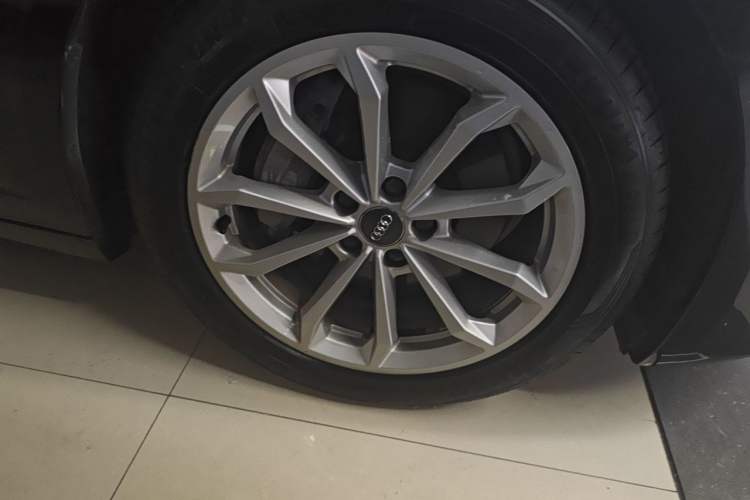Used Audi A6L 2021 40 TFSI Luxury Prestige Edition Right Front Wheel Hub