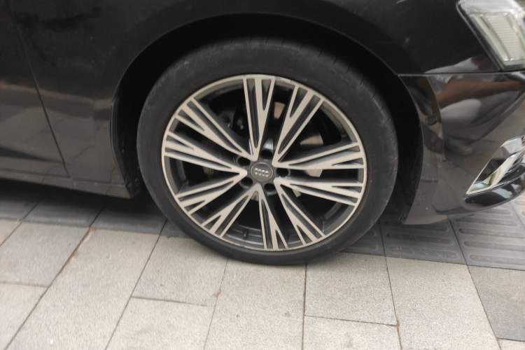 Used Audi A6L 2021 45 TFSI quattro Prestige Elegant Edition Right Front Wheel Hub