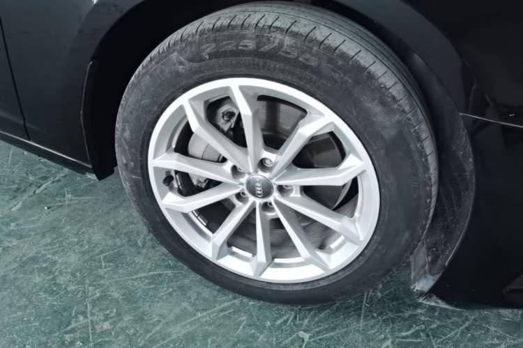 Used Audi A6L 2021 40 TFSI Luxury Prestige Edition Right Front Wheel Hub