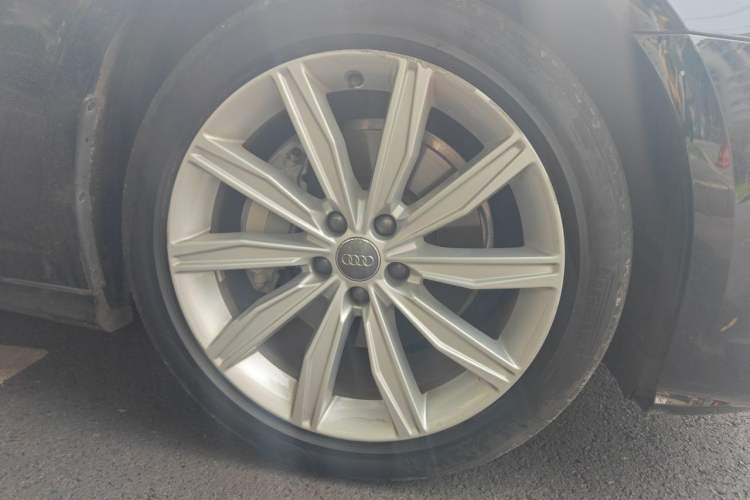 Used Audi A6L 2021 45 TFSI Prestige Dynamic Edition Right Front Wheel Hub