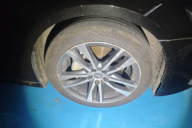 Used Audi A6L 2021 40 TFSI Luxury Dynamic Edition Right Front Wheel Hub