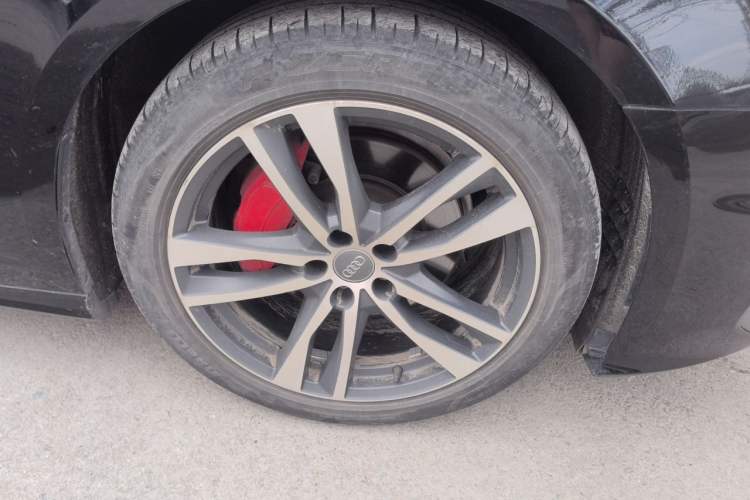 Used Audi A6L 2021 40 TFSI Luxury Dynamic Edition Right Front Wheel Hub