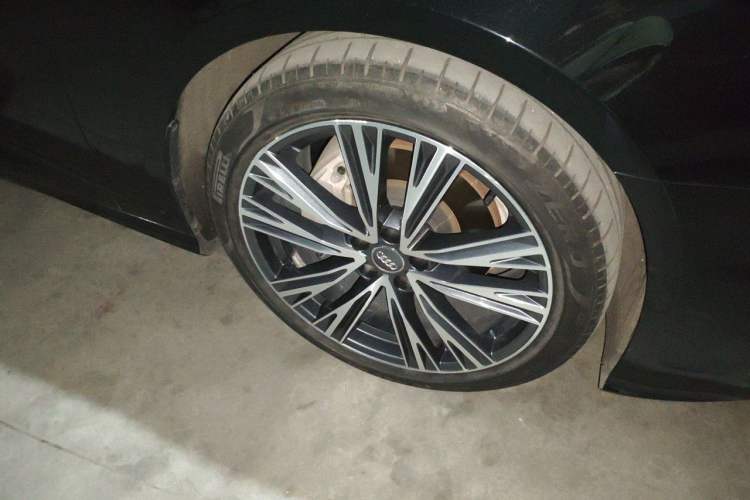 Used Audi A6L 2021 40 TFSI Luxury Dynamic Edition Right Front Wheel Hub