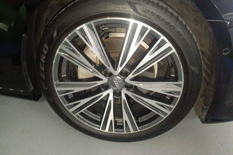 Used Audi A6L 2021 45 TFSI quattro Prestige Dynamic Edition Right Front Wheel Hub