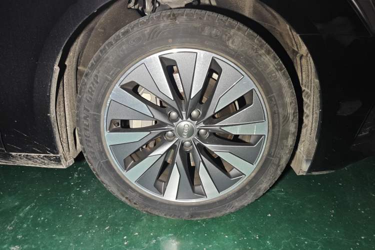 Used Audi A6L 2021 45 TFSI Prestige Elegant Edition Right Front Wheel Hub