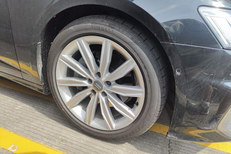 Used Audi A6L 2021 45 TFSI Prestige Dynamic Edition Right Front Wheel Hub