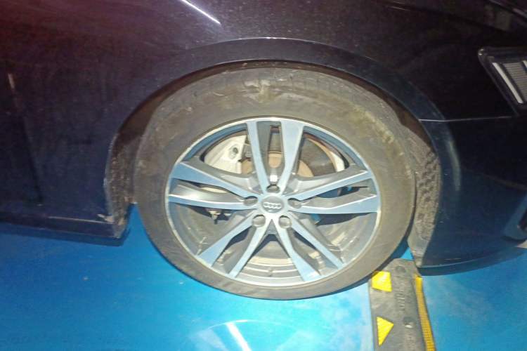 Used Audi A6L 2021 40 TFSI Luxury Dynamic Edition Right Front Wheel Hub