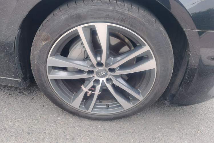 Used Audi A6L 2021 40 TFSI Luxury Dynamic Edition Right Front Wheel Hub