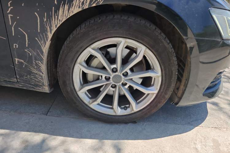 Used Audi A6L 2021 40 TFSI Luxury Prestige Edition Right Front Wheel Hub