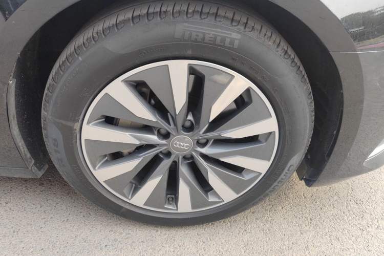 Used Audi A6L 2021 45 TFSI Prestige Elegant Edition Right Front Wheel Hub