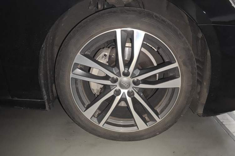 Used Audi A6L 2021 40 TFSI Luxury Dynamic Edition Right Front Wheel Hub