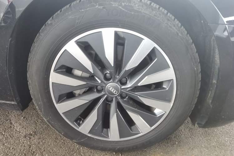 Used Audi A6L 2021 45 TFSI Prestige Elegant Edition Right Front Wheel Hub