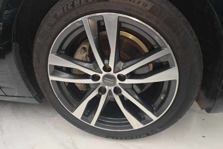 Used Audi A6L 2021 45 TFSI Prestige Elegant Edition Right Front Wheel Hub