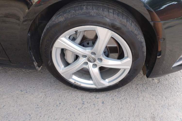 Used Audi A6L 2021 55 TFSI quattro Prestige Edition Right Front Wheel Hub
