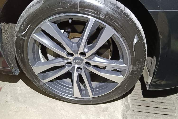 Used Audi A6L 2021 40 TFSI Luxury Dynamic Edition Right Front Wheel Hub