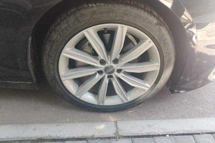 Used Audi A6L 2021 45 TFSI Prestige Dynamic Edition Right Front Wheel Hub