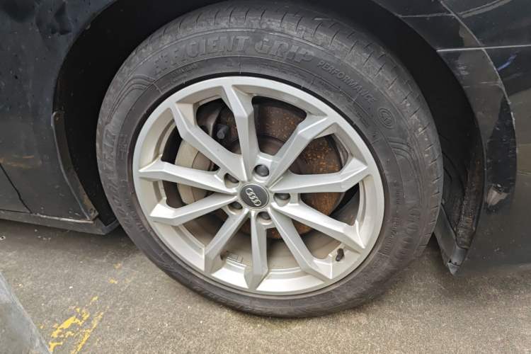 Used Audi A6L 2021 40 TFSI Luxury Prestige Edition Right Front Wheel Hub