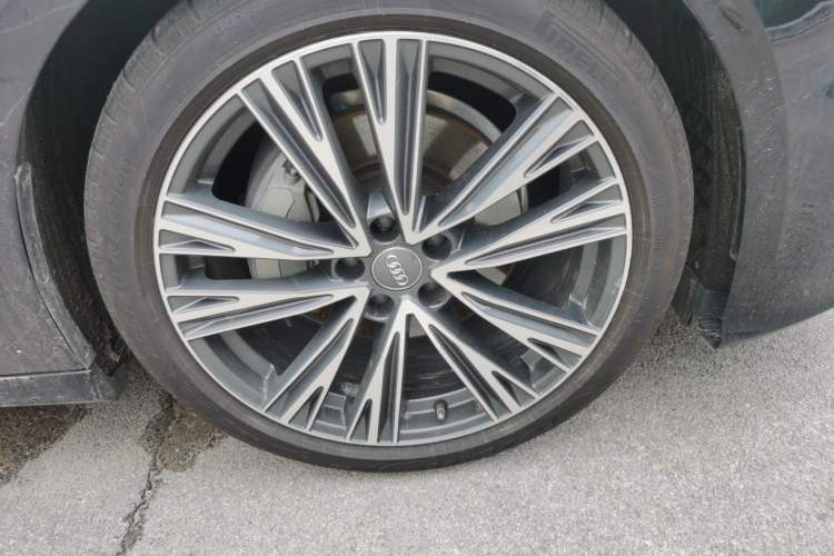Used Audi A6L 2021 45 TFSI Prestige Dynamic Edition Right Front Wheel Hub